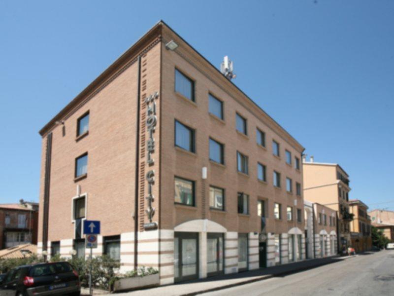 The City Hotel Ancona Luaran gambar