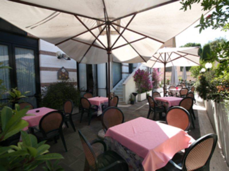 The City Hotel Ancona Luaran gambar